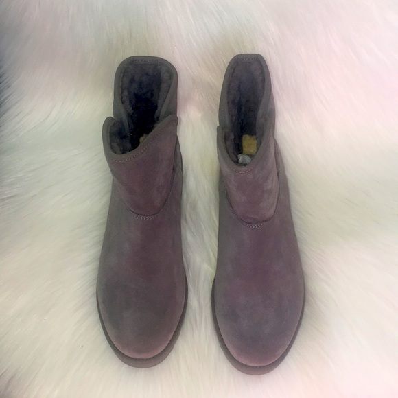 Ugg boots - Picture 1 of 5